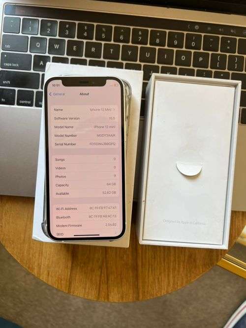 iPhone 12 Mini (64GB) in Excellent Condition + box and accessories