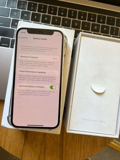 iPhone 12 Mini (64GB) in Excellent Condition + box and accessories