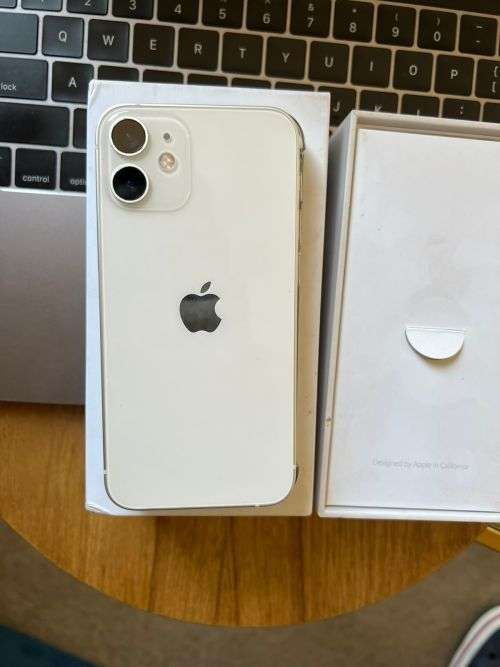 iPhone 12 Mini (64GB) in Excellent Condition + box and accessories
