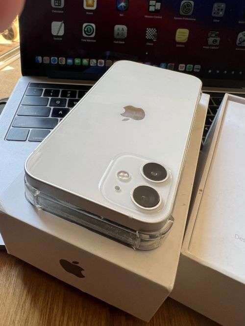 iPhone 12 Mini (64GB) in Excellent Condition + box and accessories