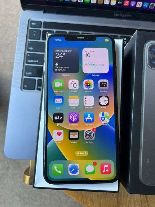 iPhone 11 Pro Max Space Grey (64GB) + extras worth R399 *EXCELLENT LIKE NEW CONDITION *