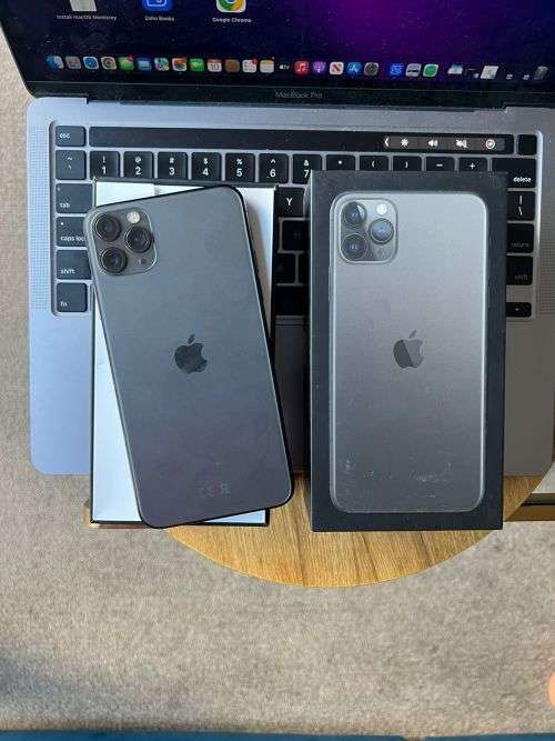 iPhone 11 Pro Max Space Grey (64GB) + extras worth R399 *EXCELLENT LIKE NEW CONDITION *