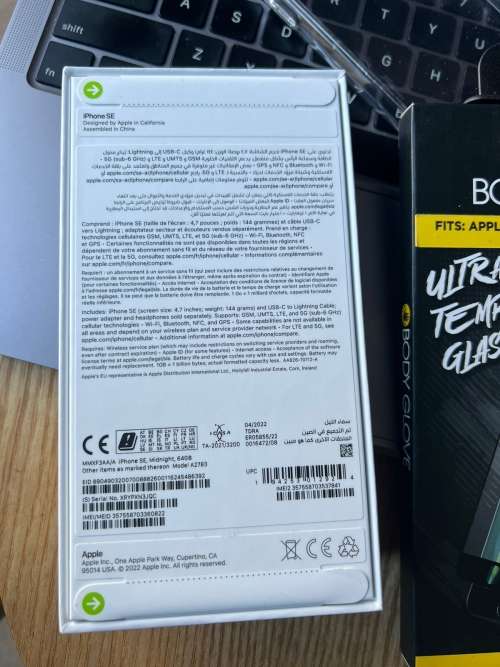 iPhone SE 2022  (5G Version)Space Grey 64GB + extras worth R699 *BRAND NEW SEALED *