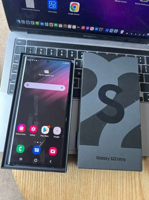 Samsung Galaxy S22 Ultra Phantom Black 12GB Ram (256GB)*EXCELLENT CONDITION *  + Box and accessories