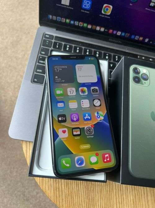 iPhone 11 Pro Max Space Grey (256GB) * EXCELLENT CONDITION  + box and all accessories