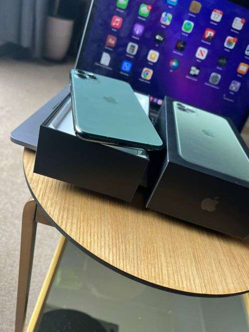 iPhone 11 Pro Max Space Grey (256GB) * EXCELLENT CONDITION  + box and all accessories