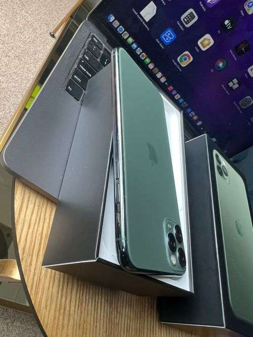 iPhone 11 Pro Max Space Grey (256GB) * EXCELLENT CONDITION  + box and all accessories