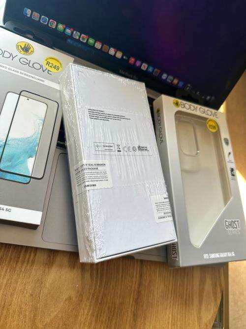 Samsung Galaxy A54 5G Dual Sim  (256GB) + Extras worth R550*BRAND NEW SEALED *