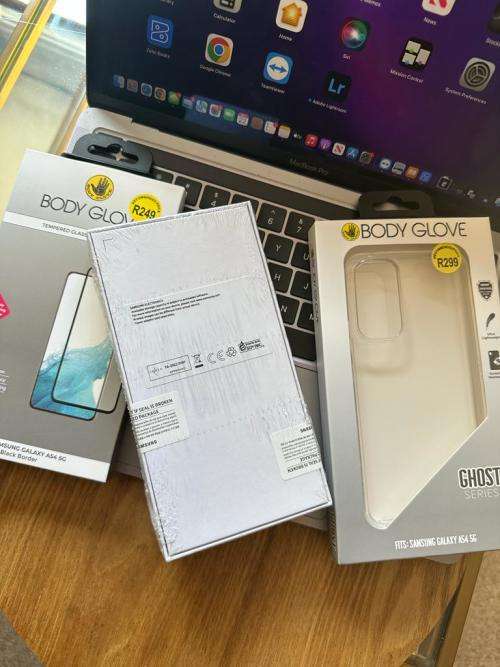 Samsung Galaxy A54 5G Dual Sim  (256GB) + Extras worth R550*BRAND NEW SEALED *