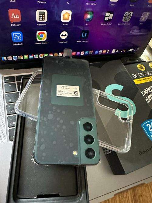 Samsung Galaxy S22 (128GB)* EXCELLENT CONDITION  + box & accessories *OPEN TO ALL NETWORKS*