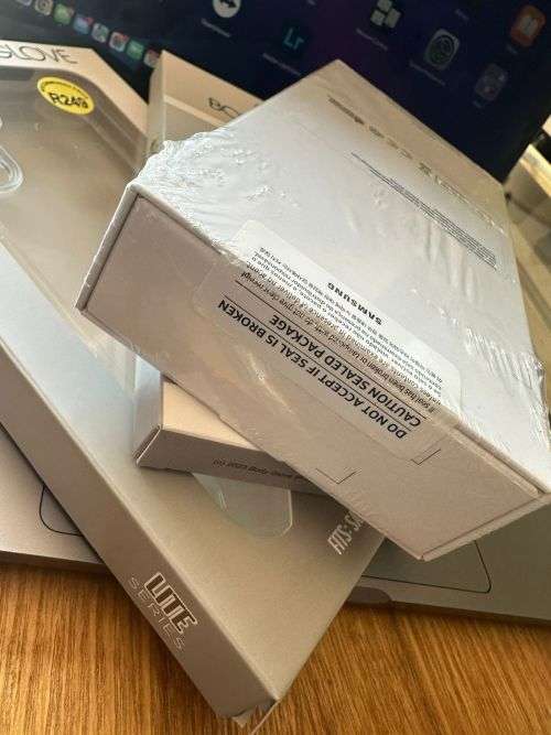 Samsung Galaxy A24  Dual Sim  (128GB) + Extras worth R500*BRAND NEW SEALED *