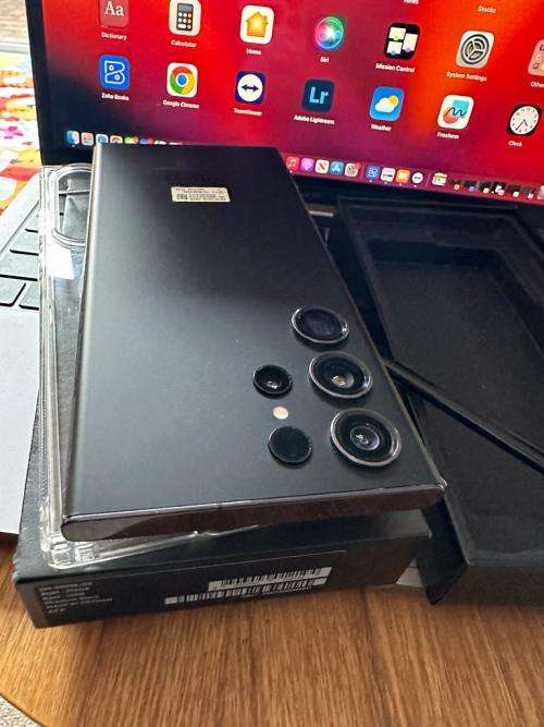 Samsung Galaxy S23 Ultra Black 12GB Ram (256GB)*EXCELLENT CONDITION *  + Box and accessories