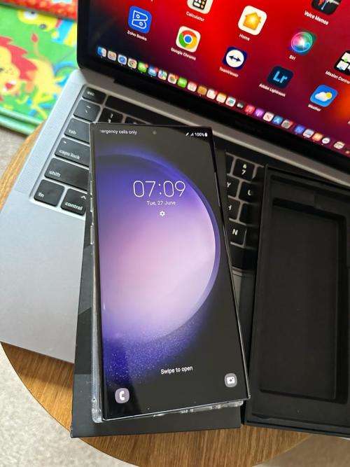 Samsung Galaxy S23 Ultra Black 12GB Ram (256GB)*EXCELLENT CONDITION *  + Box and accessories