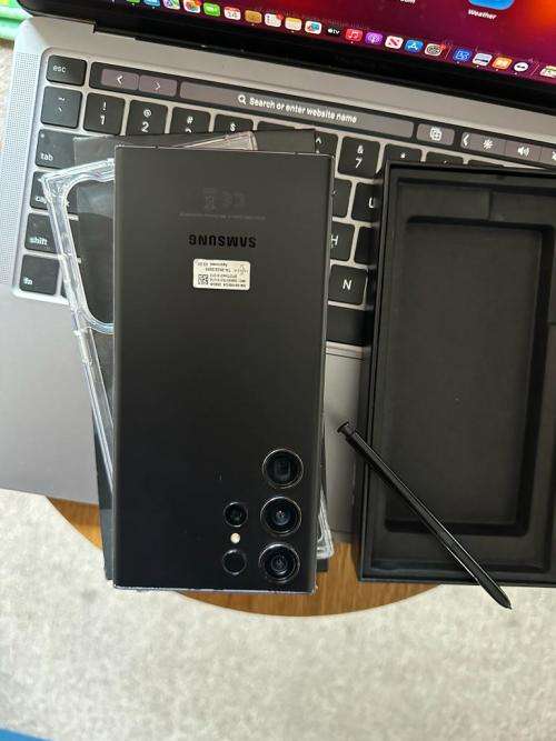 Samsung Galaxy S23 Ultra Black 12GB Ram (256GB)*EXCELLENT CONDITION *  + Box and accessories