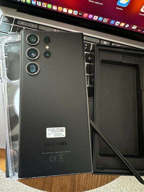 Samsung Galaxy S23 Ultra Black 12GB Ram (256GB)*EXCELLENT CONDITION *  + Box and accessories