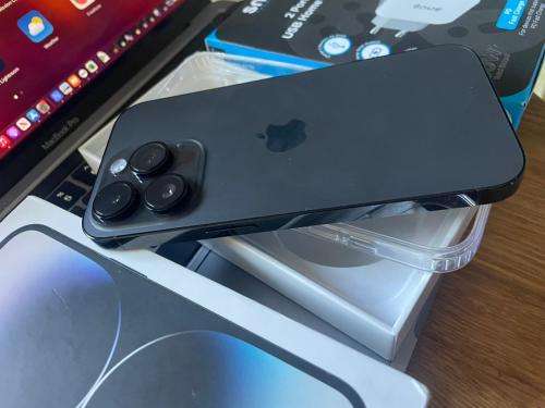 iPhone 14 Pro (128GB) Space Black * EXCELLENT AS NEW CONDITION* + Box & charger