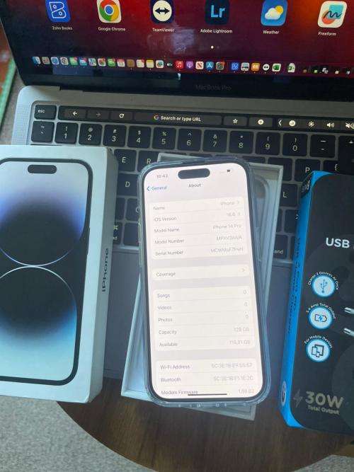 iPhone 14 Pro (128GB) Space Black * EXCELLENT AS NEW CONDITION* + Box & charger