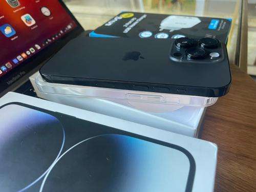 iPhone 14 Pro (128GB) Space Black * EXCELLENT AS NEW CONDITION* + Box & charger