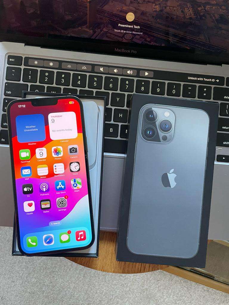 iPhone 13 Pro Max  (128GB) Midnight +box & accessories. Excellent Condition* OPEN TO ALL NETWORKS*