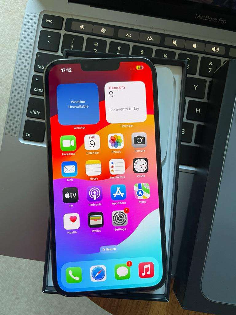 iPhone 13 Pro Max  (128GB) Midnight +box & accessories. Excellent Condition* OPEN TO ALL NETWORKS*