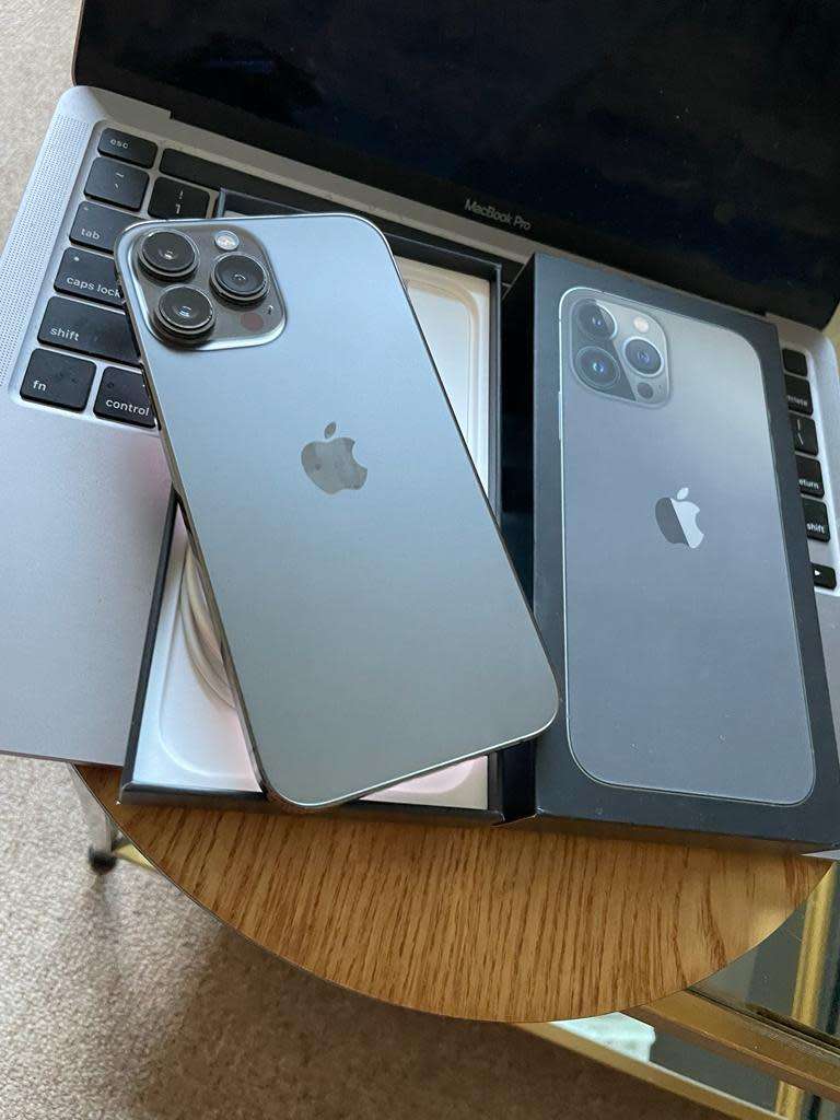 iPhone 13 Pro Max  (128GB) Midnight +box & accessories. Excellent Condition* OPEN TO ALL NETWORKS*