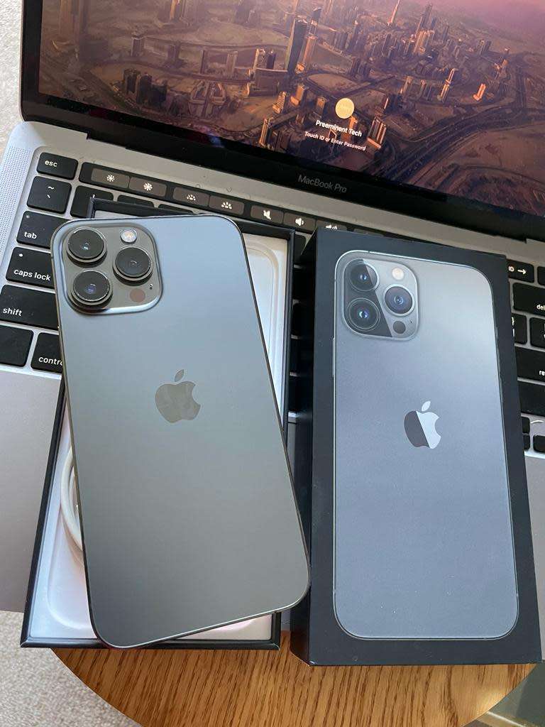 iPhone 13 Pro Max  (128GB) Midnight +box & accessories. Excellent Condition* OPEN TO ALL NETWORKS*