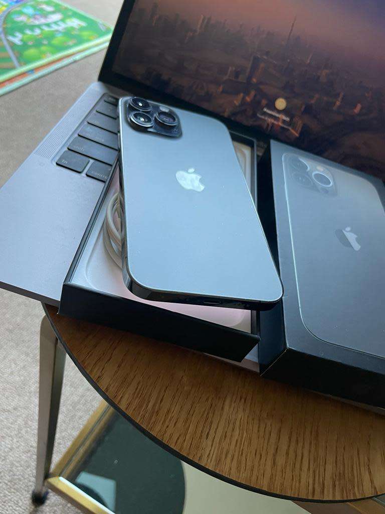 iPhone 13 Pro Max  (128GB) Midnight +box & accessories. Excellent Condition* OPEN TO ALL NETWORKS*