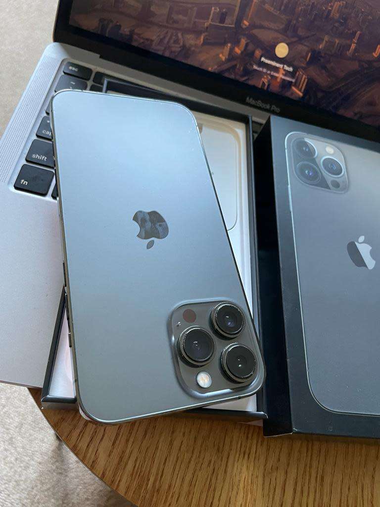 iPhone 13 Pro Max  (128GB) Midnight +box & accessories. Excellent Condition* OPEN TO ALL NETWORKS*