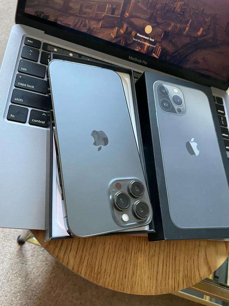 iPhone 13 Pro Max  (128GB) Midnight +box & accessories. Excellent Condition* OPEN TO ALL NETWORKS*