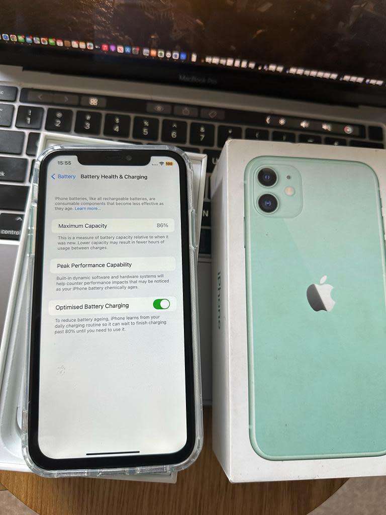 iPhone 11 (64GB) Blue +box &accessories. Excellent RefurbishedCondition *OPEN TO ALL NETWORKS*