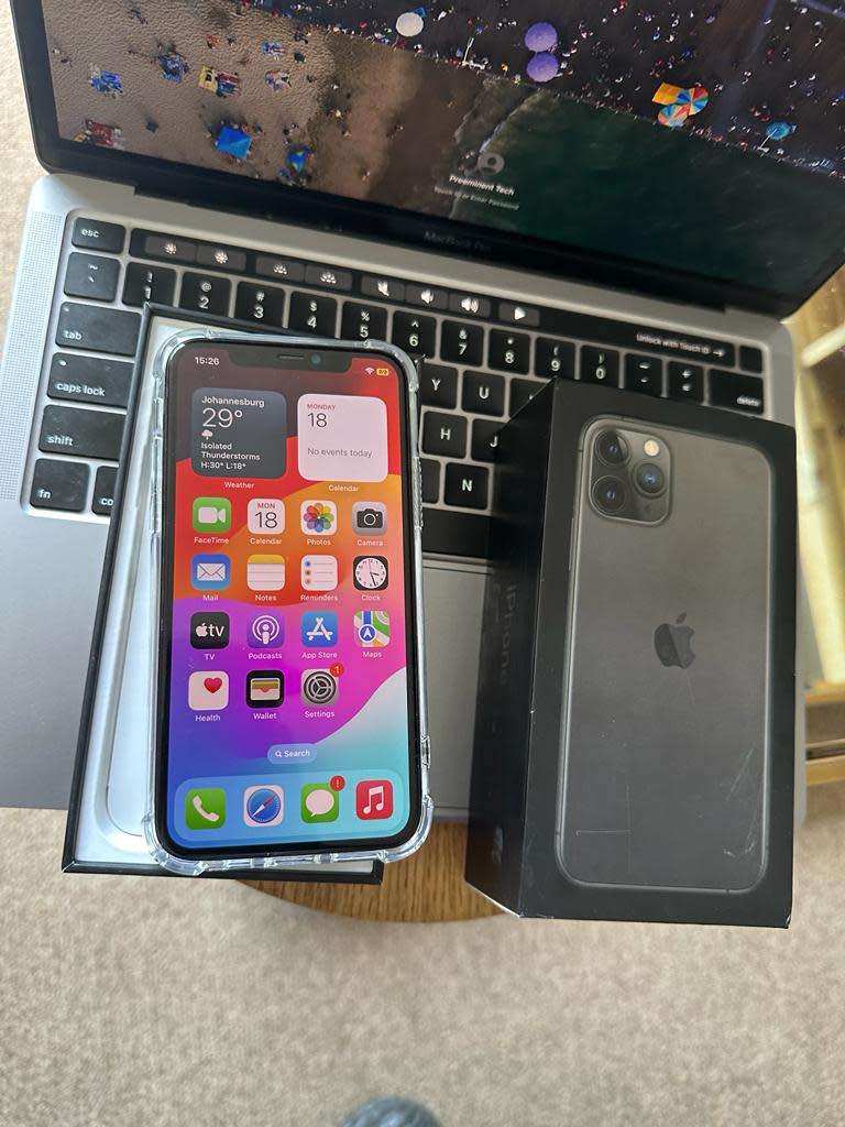 iPhone 11 Pro (64GB)  Prestine Condition + box, charger and Accessories