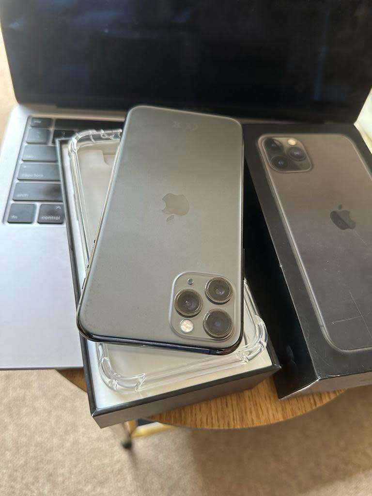 iPhone 11 Pro (64GB)  Prestine Condition + box, charger and Accessories