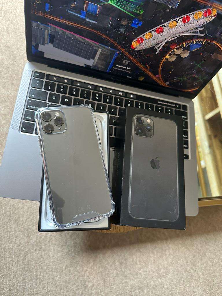 iPhone 11 Pro (64GB)  Prestine Condition + box, charger and Accessories