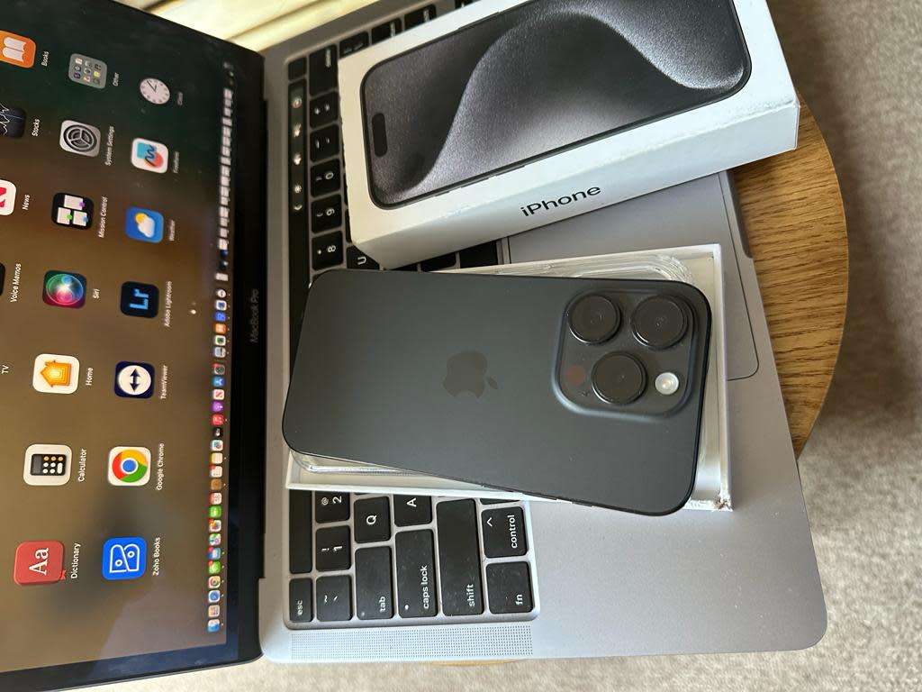 iPhone 15 Pro , Black Titanium (256GB)  Prestine Condition As New + box, charger and Accessories