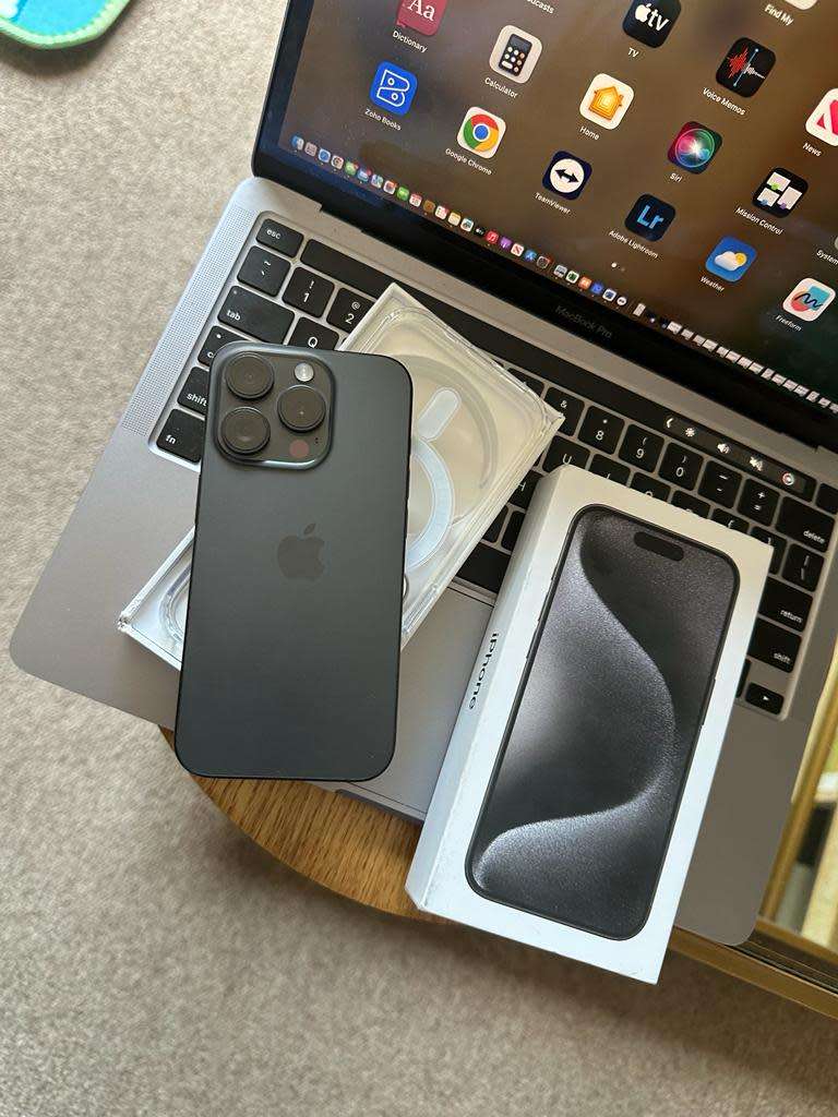 iPhone 15 Pro , Black Titanium (256GB)  Prestine Condition As New + box, charger and Accessories