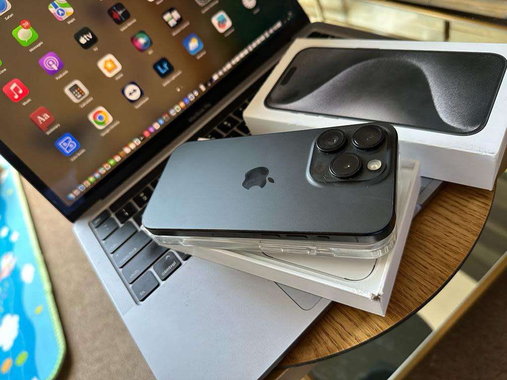 iPhone 15 Pro , Black Titanium (256GB)  Prestine Condition As New + box, charger and Accessories