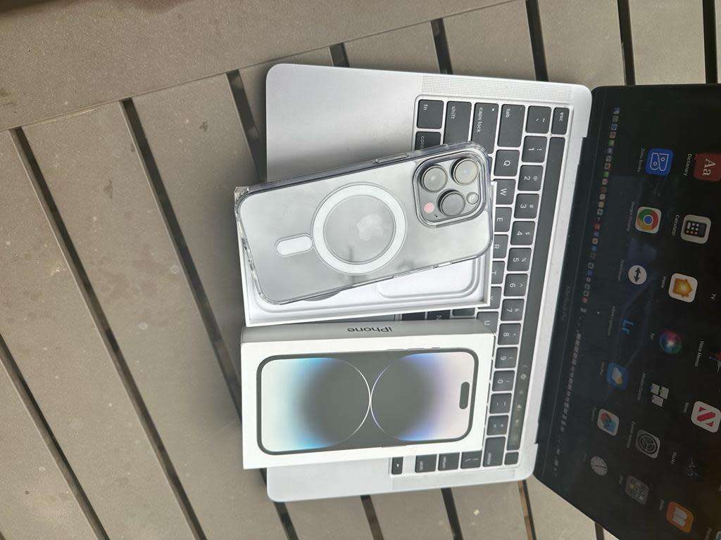 iPhone 14 Pro, Space Black (128GB)*REFURBISHED CONDITION *  + packaging and accessories