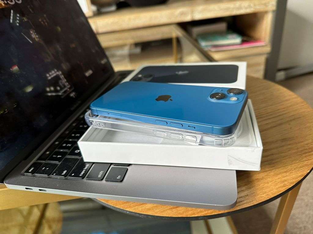 iPhone 13 , Blue (128GB)  Excellent Refurbished Condition + box, charger and Accessories