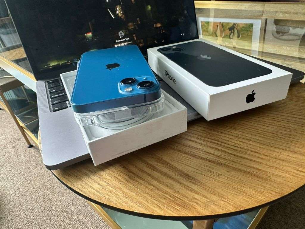 iPhone 13 , Blue (128GB)  Excellent Refurbished Condition + box, charger and Accessories