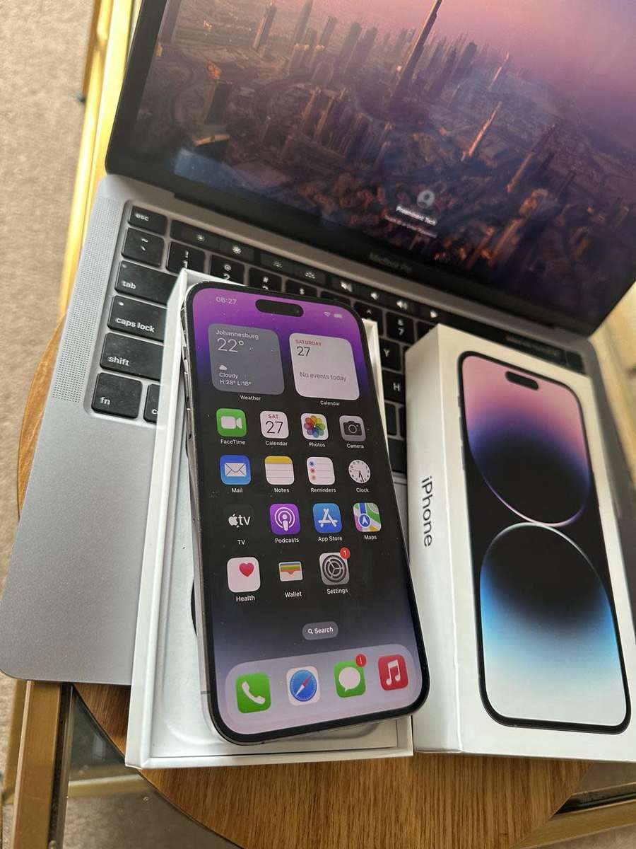 iPhone 14 Pro Max  (128GB) Purple * PRESTINE CONDITION AS NEW * + complementary accessories