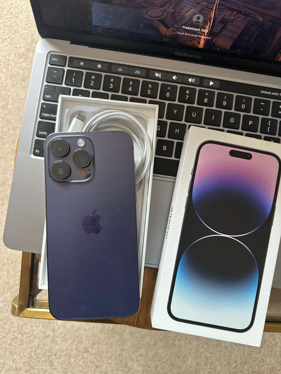 iPhone 14 Pro Max  (128GB) Purple * PRESTINE CONDITION AS NEW * + complementary accessories