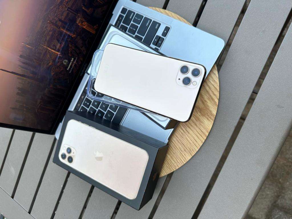 iPhone 11 Pro Max (64GB) Gold
