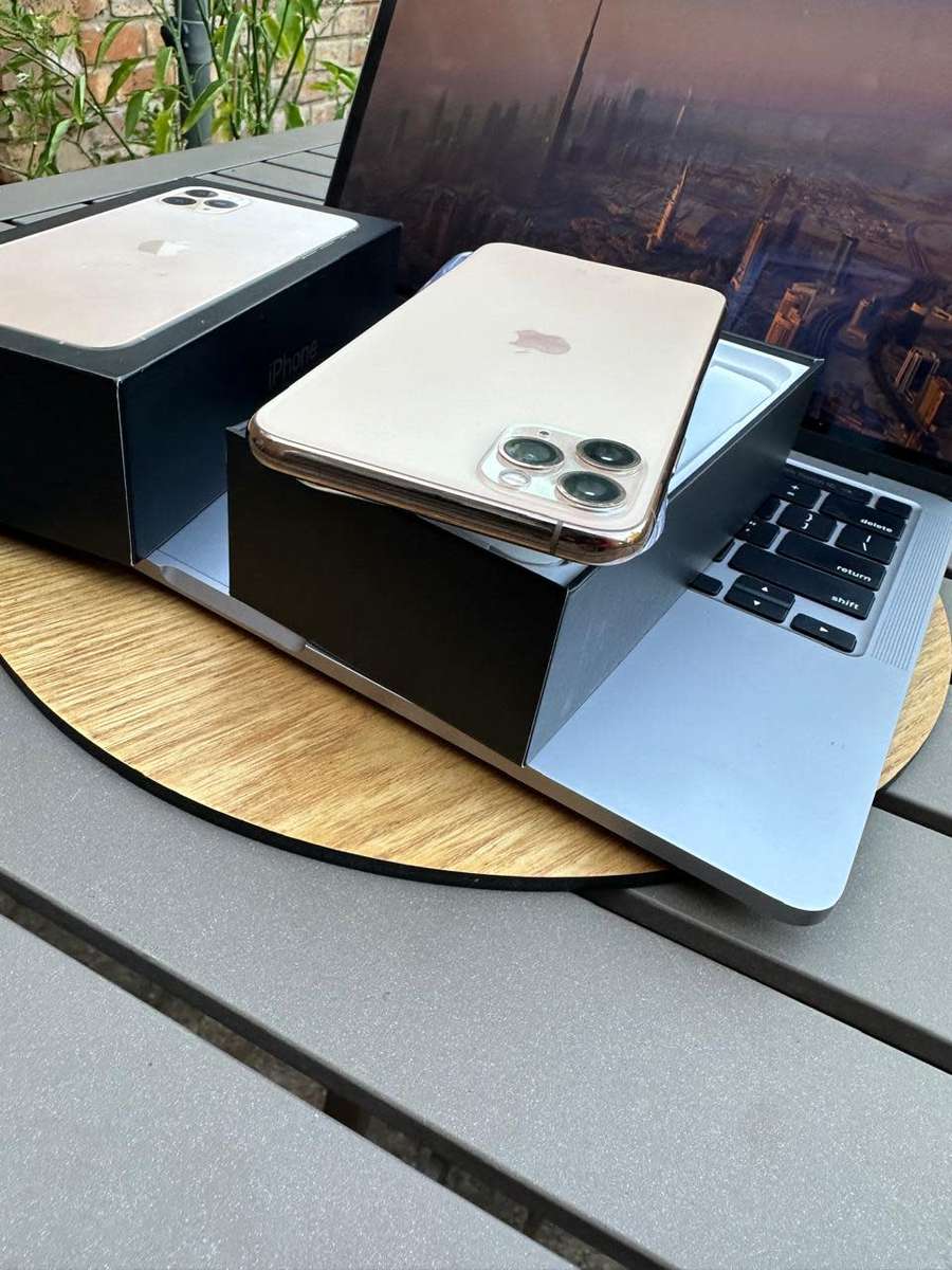 iPhone 11 Pro Max (64GB) Gold