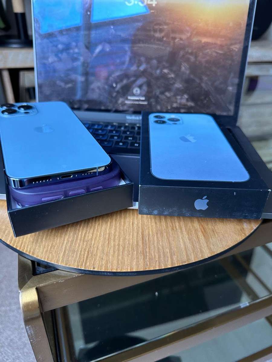 iPhone 13 Pro Max  (128GB) Excellent Condition + Box & Accessories