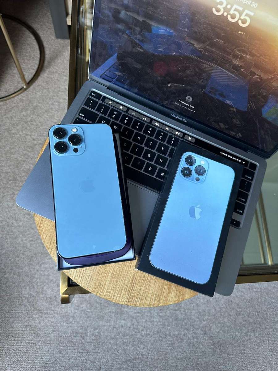 iPhone 13 Pro Max  (128GB) Excellent Condition + Box & Accessories