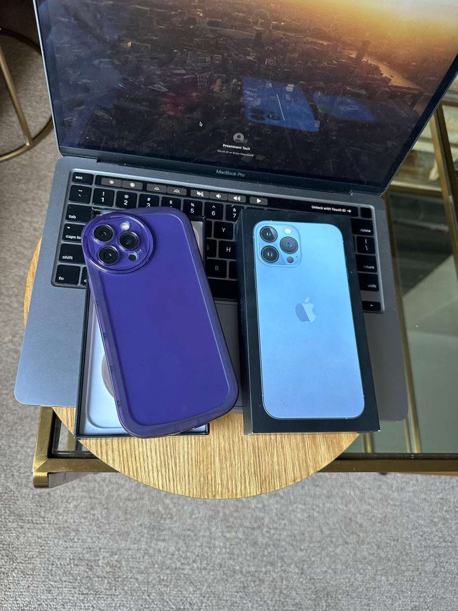 iPhone 13 Pro Max  (128GB) Excellent Condition + Box & Accessories