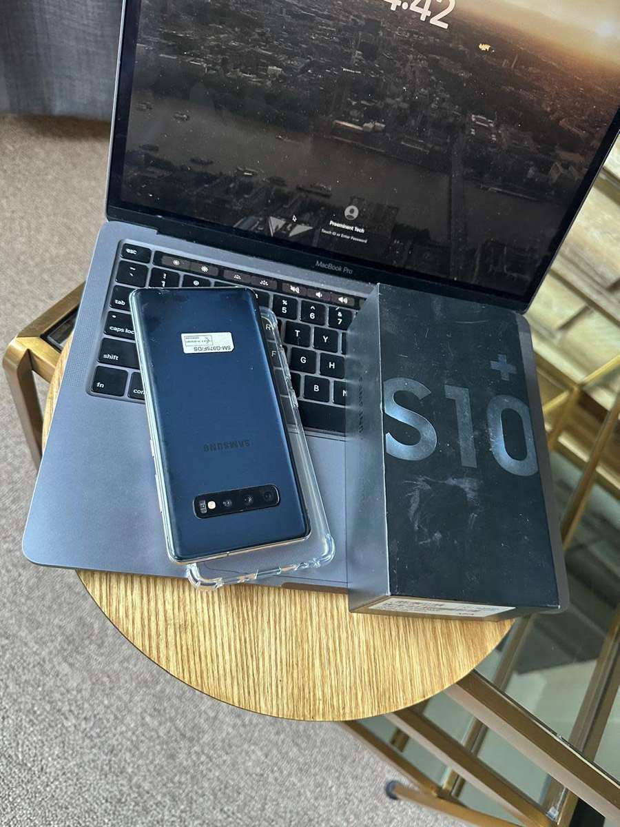 Samsung Galaxy S10Plus   (128GB) Excellent Condition + accessories *Dual Sim*