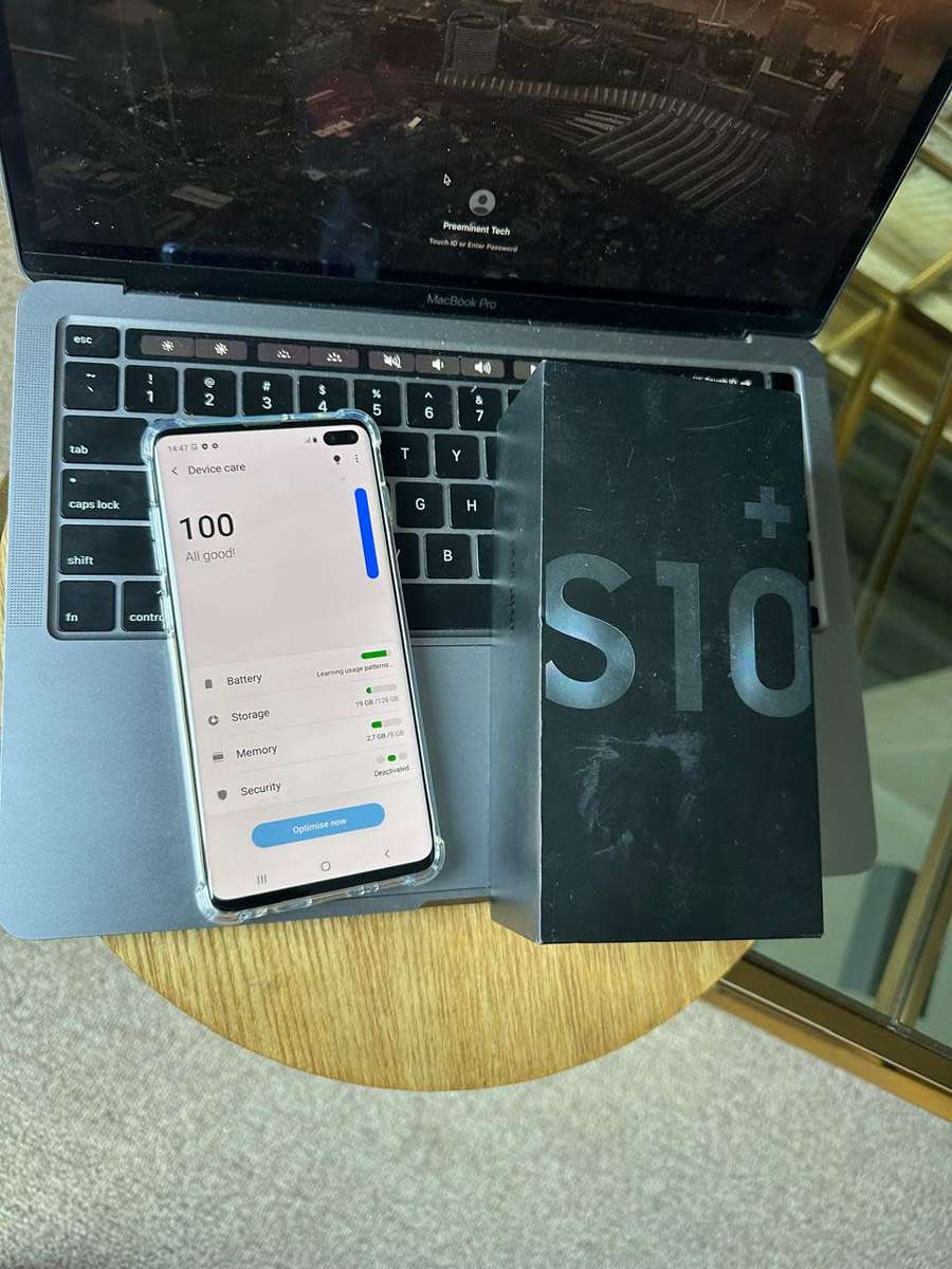 Samsung Galaxy S10Plus   (128GB) Excellent Condition + accessories *Dual Sim*