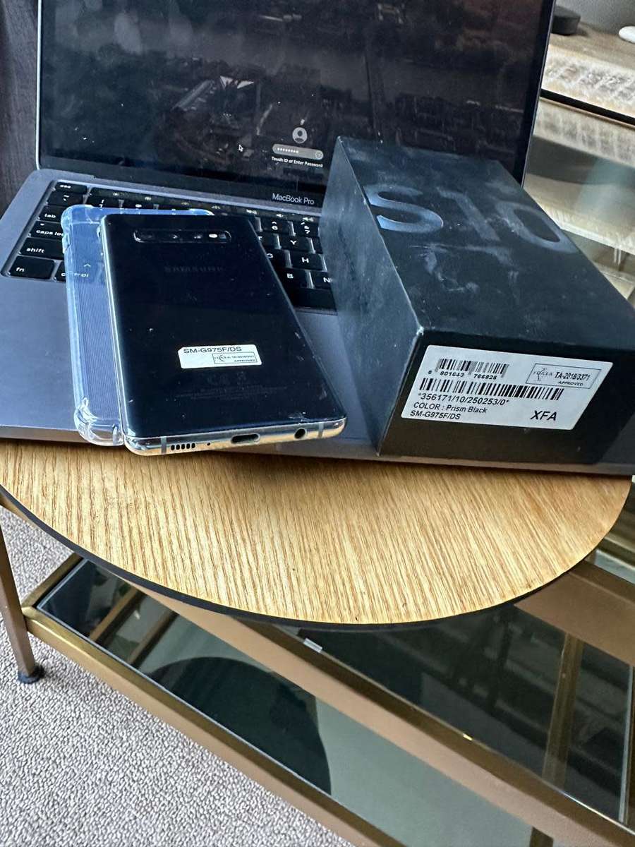 Samsung Galaxy S10Plus   (128GB) Excellent Condition + accessories *Dual Sim*