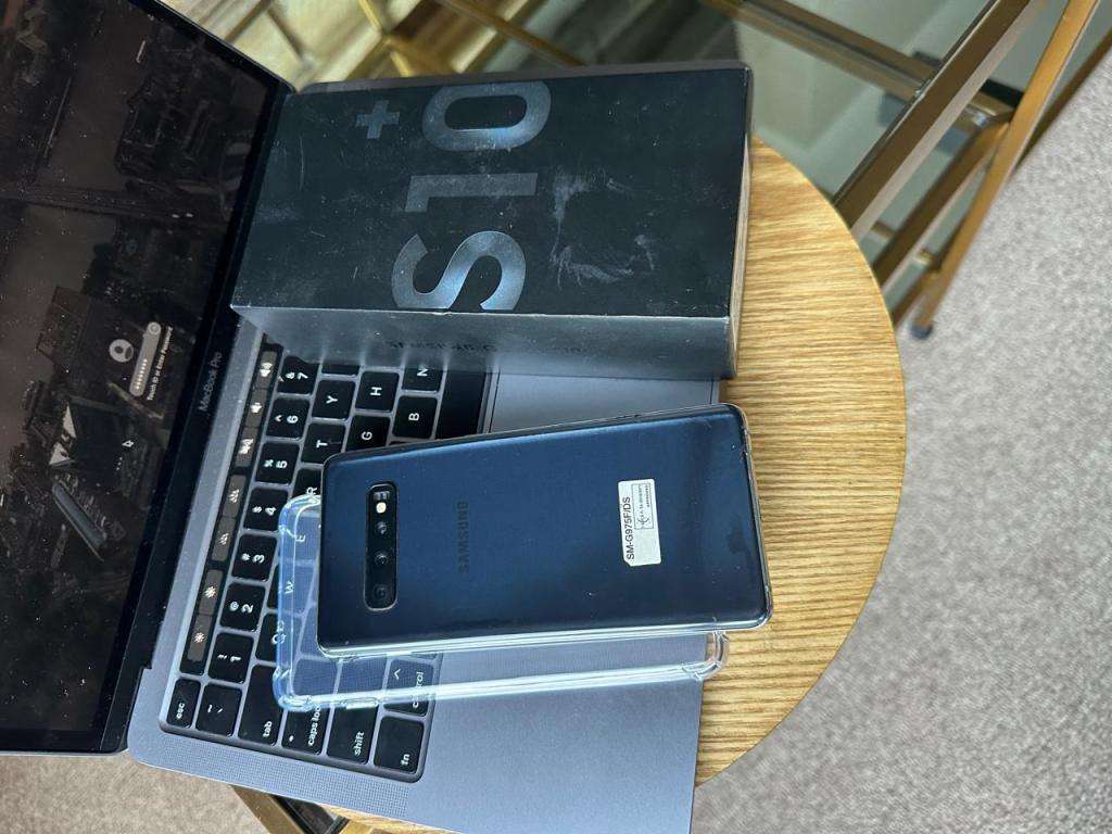 Samsung Galaxy S10Plus   (128GB) Excellent Condition + accessories *Dual Sim*